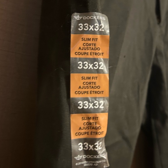 Men’s Dockers 33x32 Slim Fit Khaki Gray/Black Work Pants Dress Pants Never Worn - Picture 3 of 4